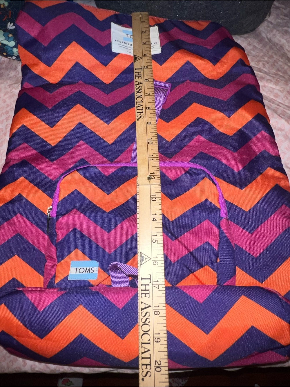 Tom’s backpack chevron pattern stand up - Picture 7 of 8